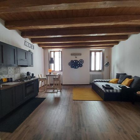 Il Caddi - Caratteristico Monolocale In Pieno Centro Storico Apartamento LʼAquila Exterior foto