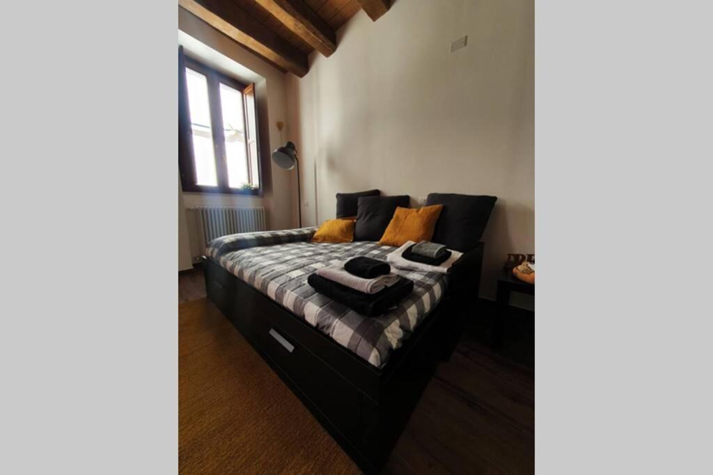 Il Caddi - Caratteristico Monolocale In Pieno Centro Storico Apartamento LʼAquila Exterior foto